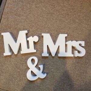 Small Mr and Mrs sign